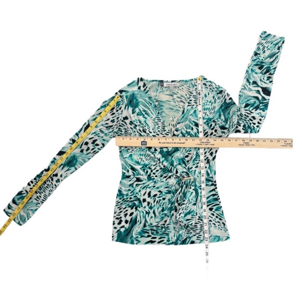 Jennifer Lopez Women's Size - Small Green Animal Print V-Neck Long Sleeve Top - Picture 8 of 8